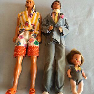 VINTAGE The Heart Family Dad & Baby Boy; Surfer Ken Doll #F74